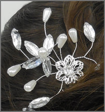 Load image into Gallery viewer, Elegant Diamanté &amp; Pearl Bride or Bridesmaid Wedding Hair Pins