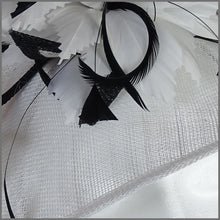 Load image into Gallery viewer, Geraldine Disc Fascinator - White &amp; Black